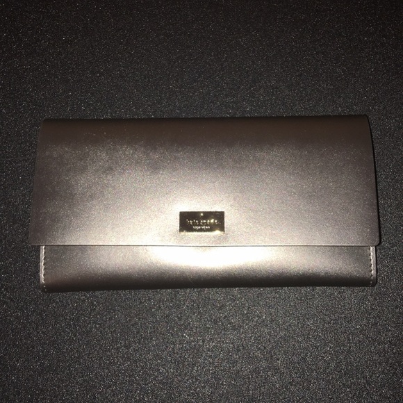 kate spade Handbags - Kate Spade Clutch Wallet